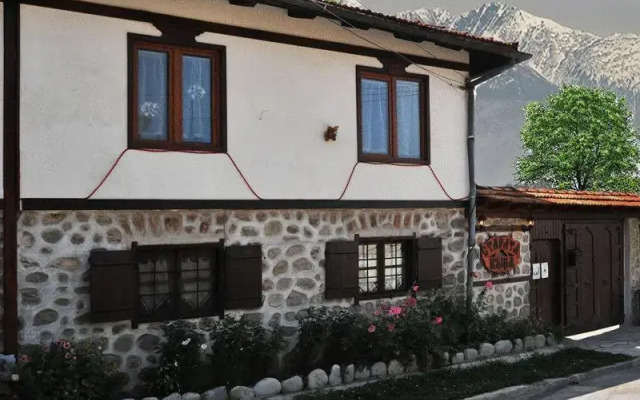 Отель Old House 1980 Банско вид на фасад
