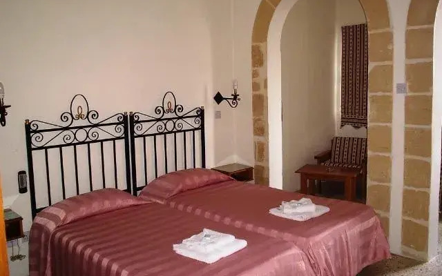 Imperial Hotel Слима комната для гостей