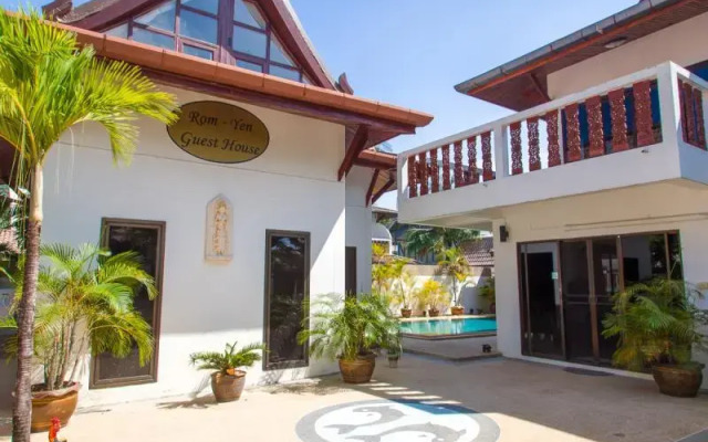 Отель Rom-Yen Guest House вид на фасад