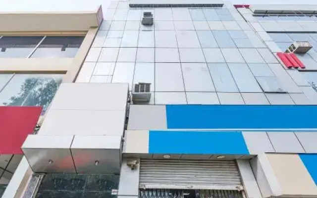 Hotel Surya Plaza вид на фасад