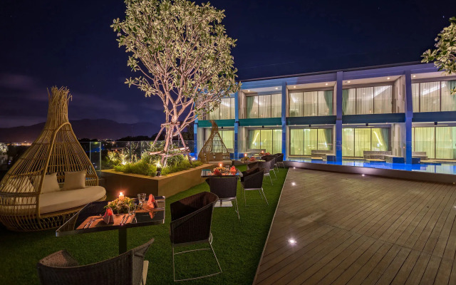 Отель Crest Resort & Pool Villas вид на фасад