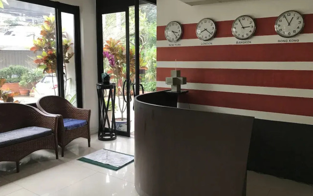 Отель Escape Boutique @ Sathorn Terrace вид на фасад