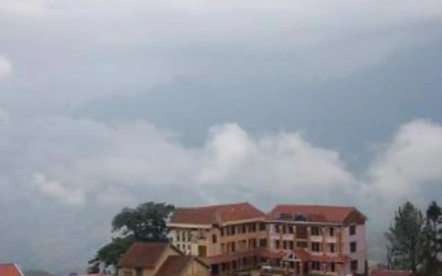 Sapa Starlight Hotel Шапа вид на фасад