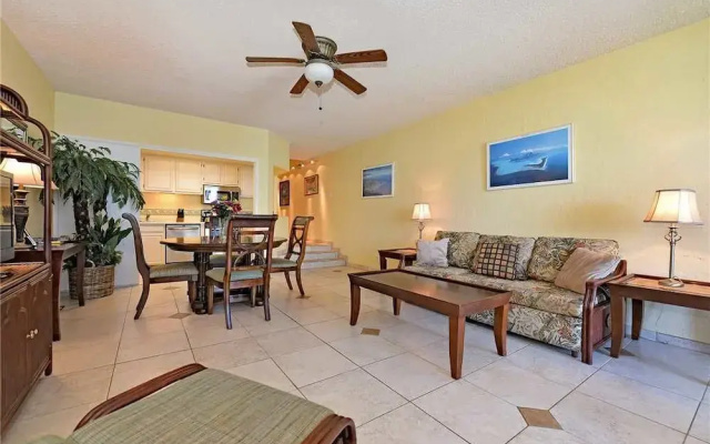 Hale Mahina #b102 1 Bedroom Condo by RedAwning