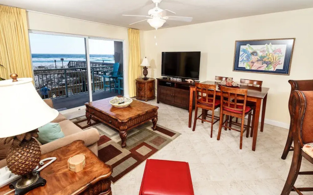 Pelican Isle 117 by RedAwning