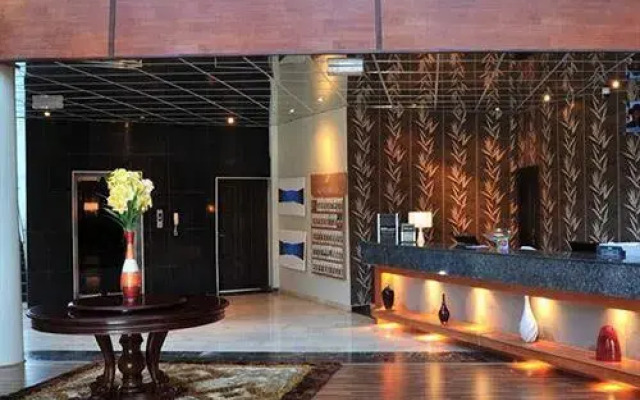 BON Hotel Delta вид на фасад
