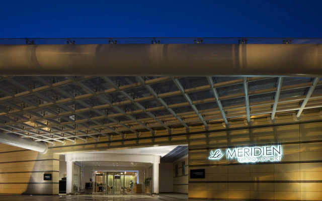 Отель Le Meridien Cairo Airport вид на фасад