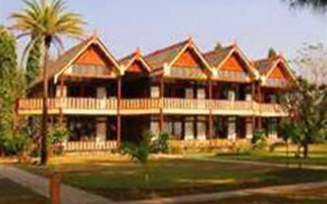 Ngapali Beach Hotel вид на фасад