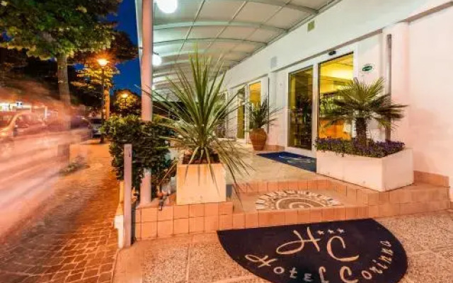 Hotel Corinna Римини вид на фасад