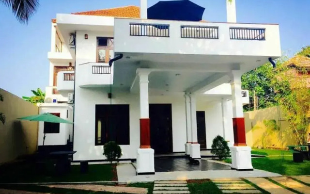 So What Boutique Hotel вид на фасад