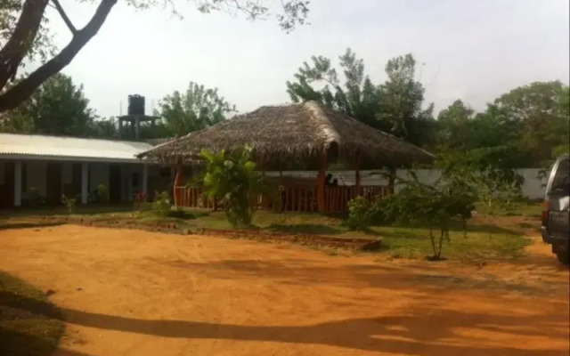 Отель D Sun Shine Bungalow and Restaurant вид на фасад