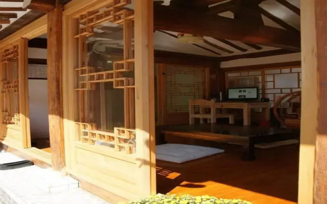 Отель Manaedang Hanok Guesthouse Южная Корея, Сеул - отзывы, цены и фото номеров - забронировать отель Manaedang Hanok Guesthouse онлайн вид на фасад