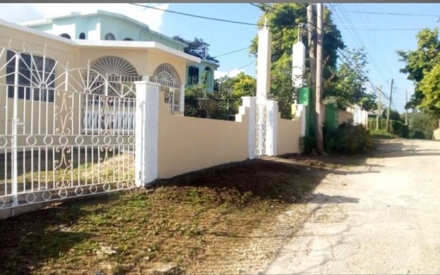 Отель Reggae Moon Guest House вид на фасад