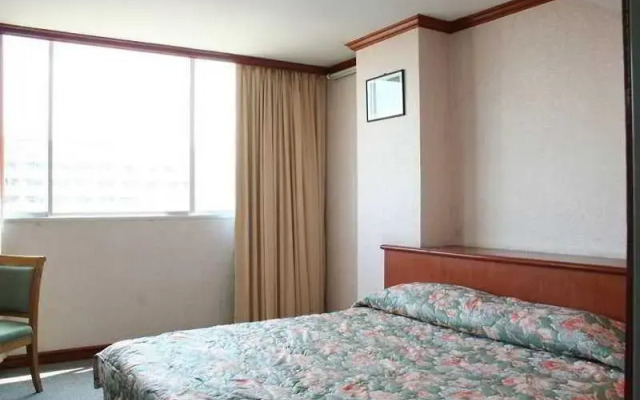 Отель Inn Come Suite Bangkok комната для гостей