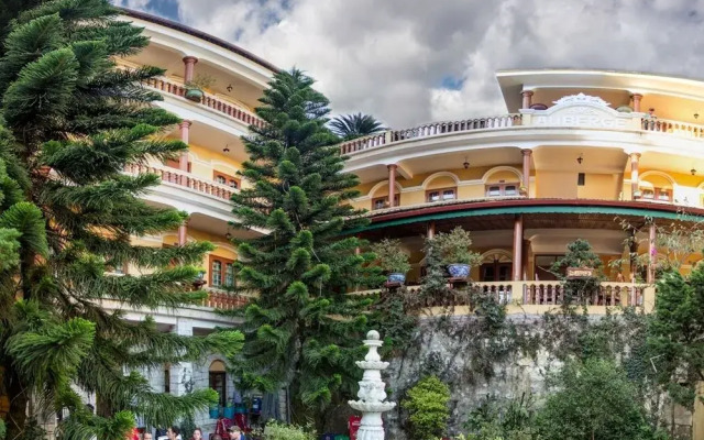SapaAubergeDangtrung Hotel вид на фасад