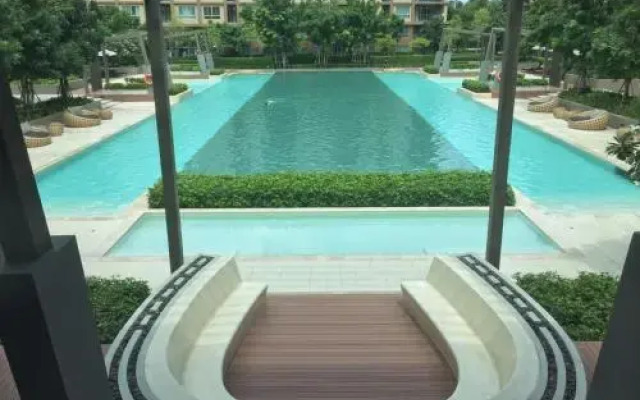Baan Tew Lom Condo by Pukky