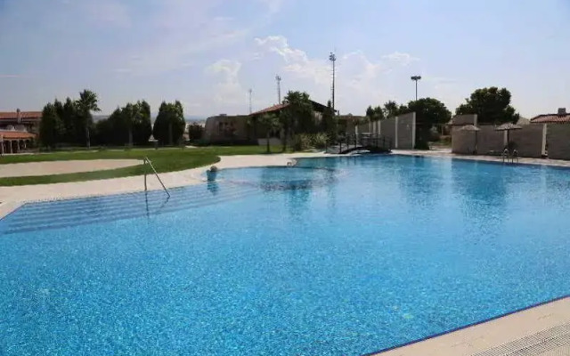 Konvoy Hotel & The Country Club - Special Class Турция, Урла - отзывы, цены и фото номеров - забронировать отель Konvoy Hotel & The Country Club - Special Class онлайн бассейн