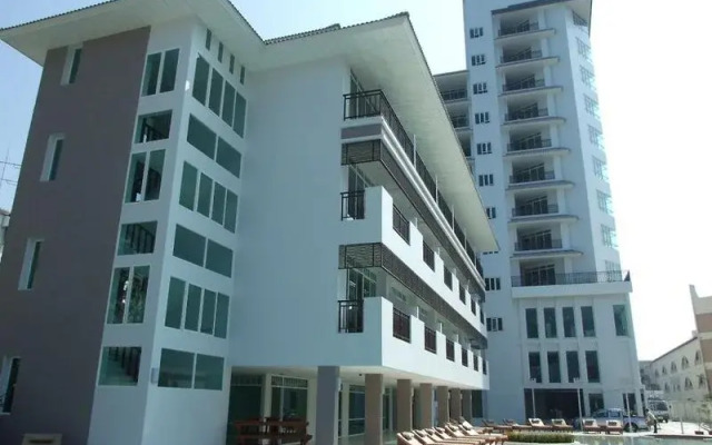 Pattaya Discovery Beach Hotel вид на фасад