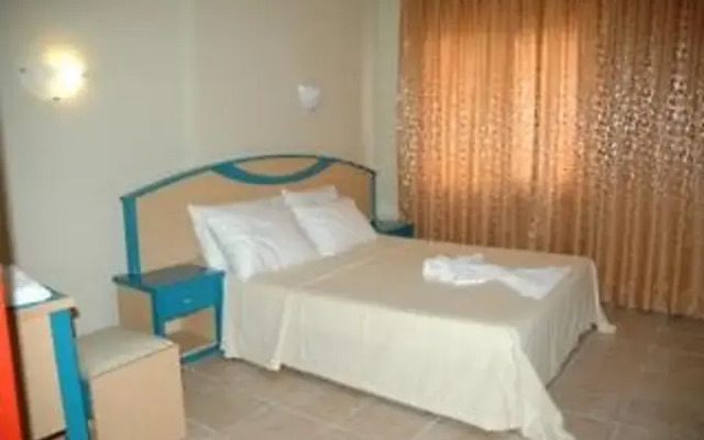 Basil's Apart Hotel комната для гостей