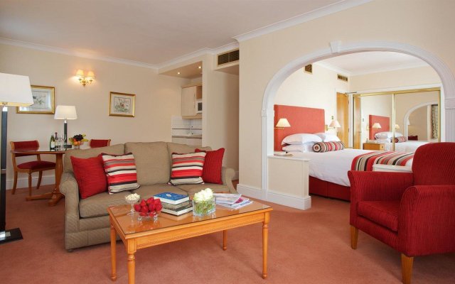 Walton Cottage Hotel Suites In Maidenhead United Kingdom From
