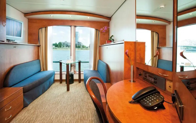 Отель Crossgates Hotelship 4 Star Dusseldorf Германия, Дюссельдорф - отзывы, цены и фото номеров - забронировать отель Crossgates Hotelship 4 Star Dusseldorf онлайн комната для гостей