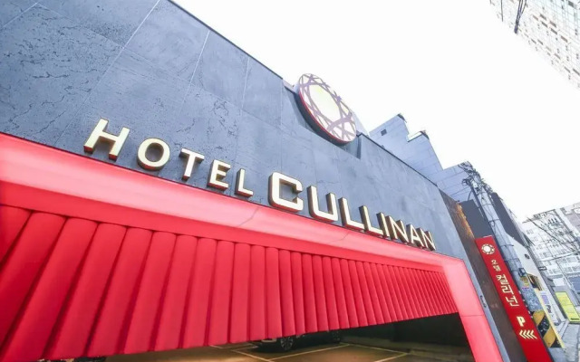 Hotel Cullinan Seocho вид на фасад