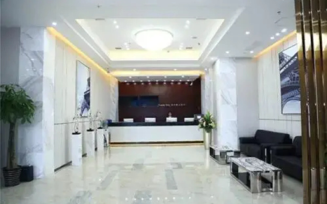 HanTing Hotel (Bayilu Changsha Railway Station Subway Station)