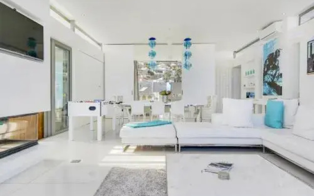15 Views Penthouse