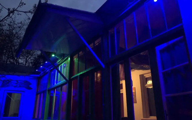 Zgarbi Hostel Тбилиси вид на фасад