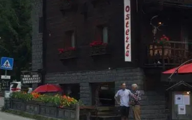Отель B&B Gressoney вид на фасад