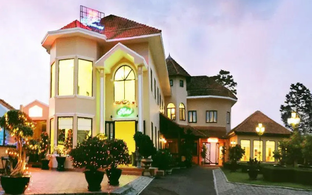Villa Hotel Hp Далат вид на фасад