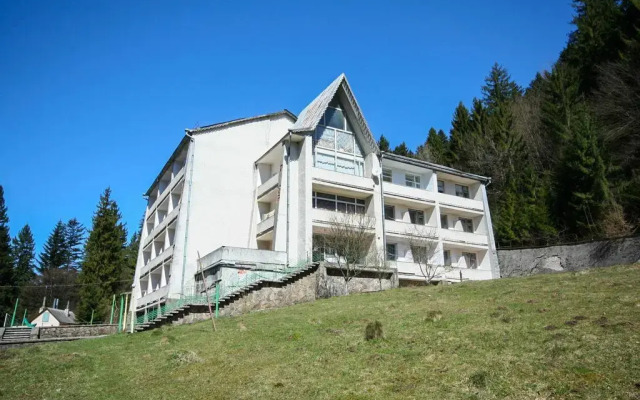 Гостиница Sanatorium Verhovyna Украина, Волосянка - отзывы, цены и фото номеров - забронировать гостиницу Sanatorium Verhovyna онлайн вид на фасад