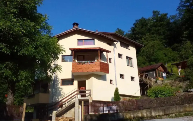 Отель Sun House Болгария, Боженци - отзывы, цены и фото номеров - забронировать отель Sun House онлайн вид на фасад
