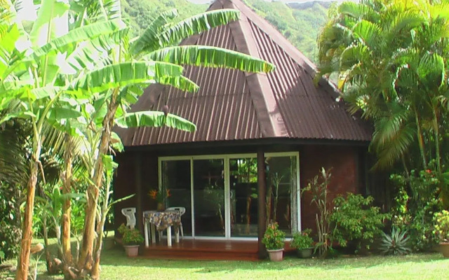Отель Les Tipaniers Iti Bungalows комната для гостей