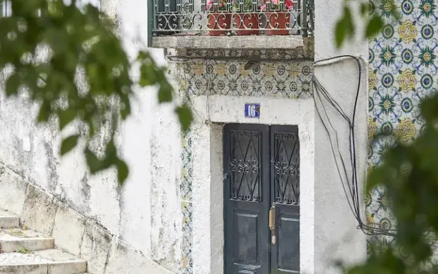 Отель Lisbon Holidays Alfama Португалия, Лиссабон - отзывы, цены и фото номеров - забронировать отель Lisbon Holidays Alfama онлайн вид на фасад