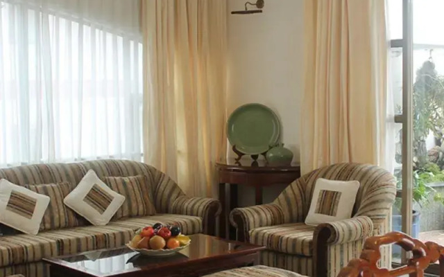Unique Saigon Hotel