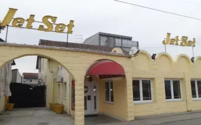 Отель Bed And Breakfast Jet Set Нови Сад вид на фасад