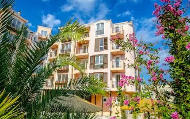 Отель Romance Marine Aparthotel вид на фасад