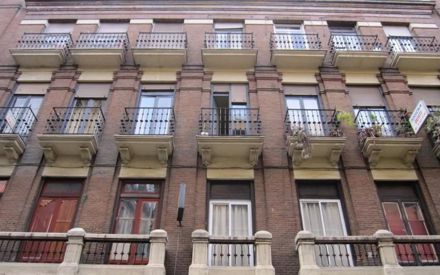 Отель Pensión Berti Madrid Испания, Мадрид - отзывы, цены и фото номеров - забронировать отель Pensión Berti Madrid онлайн вид на фасад