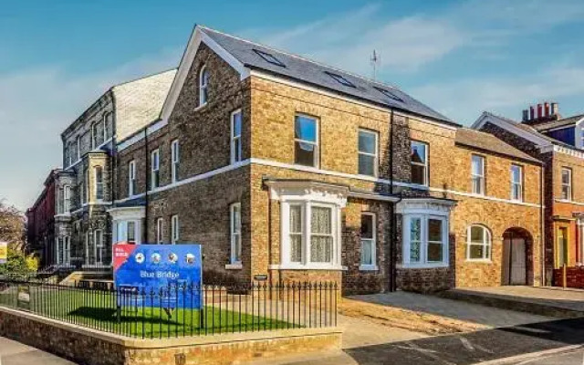 Отель Flat 2 Bluebridge Cliffords Reach вид на фасад