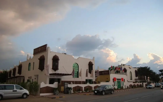 Al Raha Hotel Apartments вид на фасад