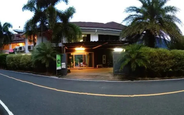 Отель Ananda Place Phuket вид на фасад