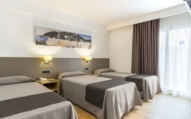 Hotel Acapulco Lloret вид на фасад