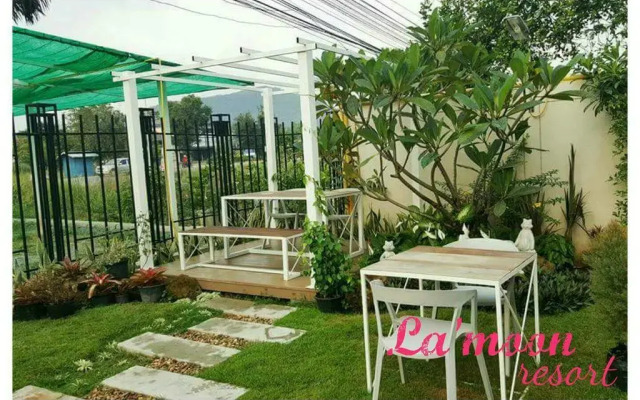 Отель La'moon Resort вид на фасад
