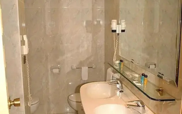 Lur Gorri Hotel