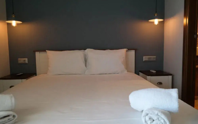 Отель Gyalos Beach Front Aparthotel Греция, Ситония - отзывы, цены и фото номеров - забронировать отель Gyalos Beach Front Aparthotel онлайн комната для гостей