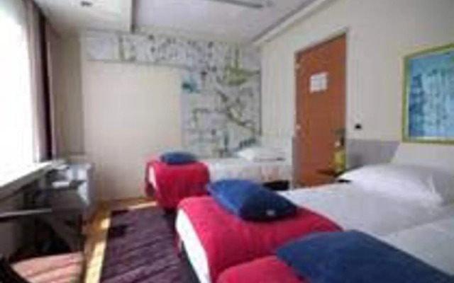 Отель Marshall Downtown Apartment Сербия, Белград - отзывы, цены и фото номеров - забронировать отель Marshall Downtown Apartment онлайн комната для гостей