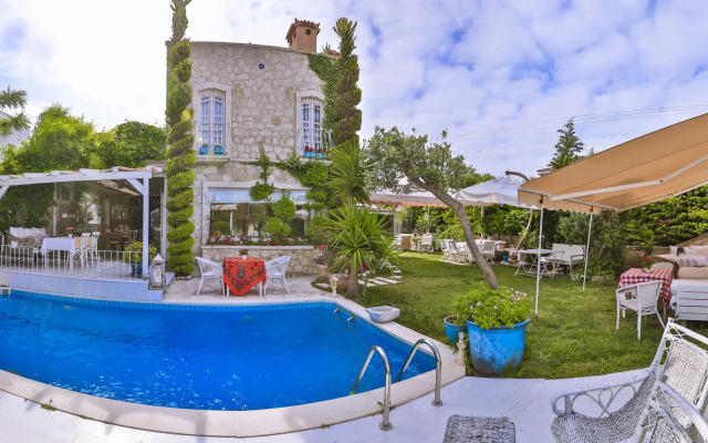 My Stone Home Hotel - Special Class Чешме бассейн