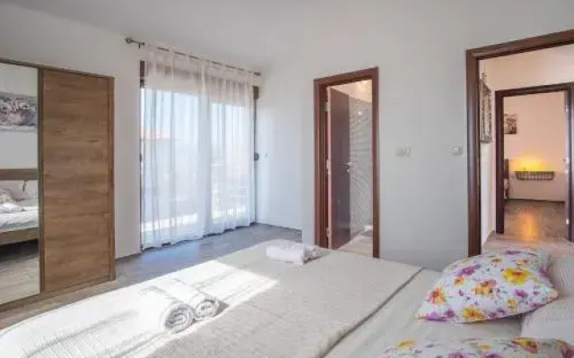 Villa Dijana East