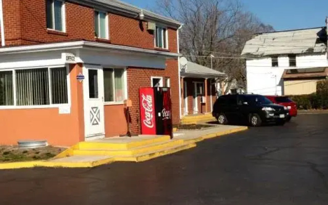 Отель New Rome Motel вид на фасад